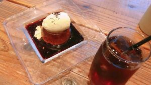 SUZUCAFEのプリンとアイスティー